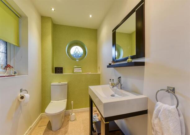 Tinkers Croft-Cloakroom.jpg