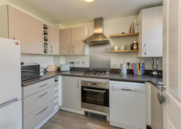 4 Marl Way-kitchen.jpg
