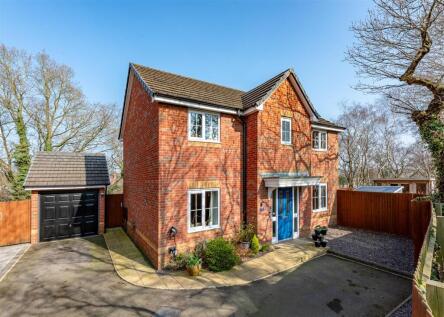 8 Oaklands, Wombourne, Wolverhampton