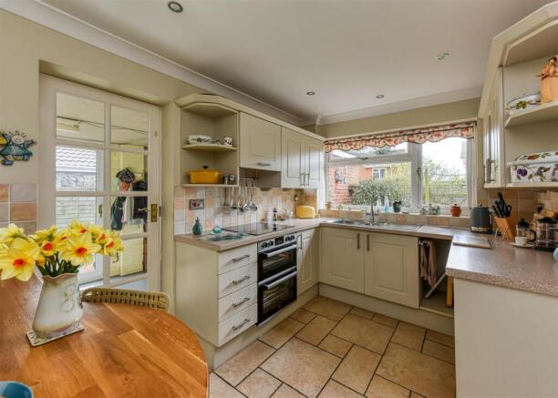 10 Chestnut Drive-Kitchen.jpg