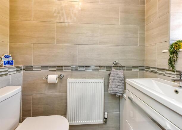 18 Brindley Close-Cloakroom.jpg