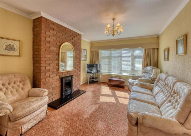334a Penn Road-Living Room (2).jpg