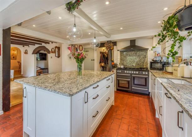 Smestow Gate Cottage-Kitchen (2).jpg