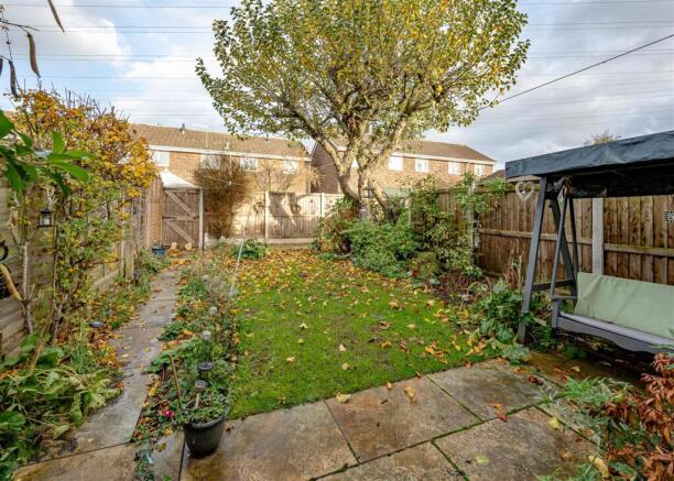 18 Longford Close-12.jpg