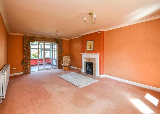 15 Penleigh Gardens-Living Room.jpg