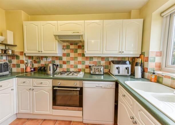 9 Corve View-Kitchen.jpg
