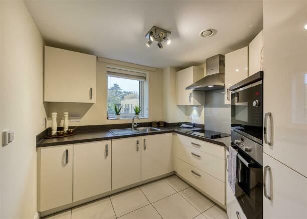 55 Thorneycroft-kitchen.jpg
