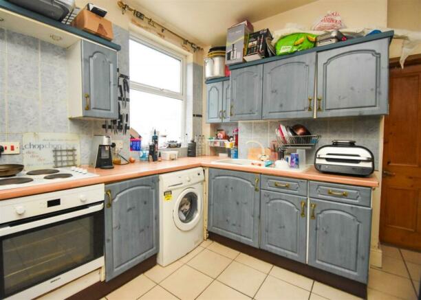 166 Crowther Road - Kitchen.jpg