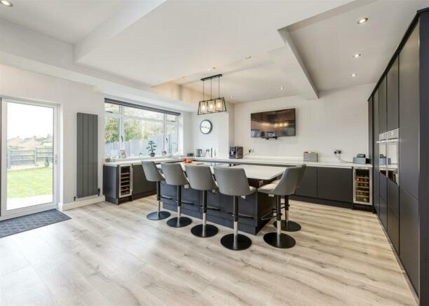 3 Lothians Road-kitchen1.jpg