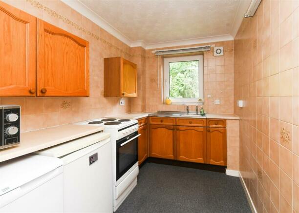 37 Beechwood Court - Kitchen.jpg