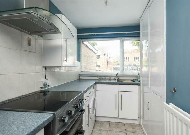 2 Wolverley Court - Kitchen.jpg