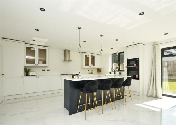83A Goldthorn Hill-22.jpg