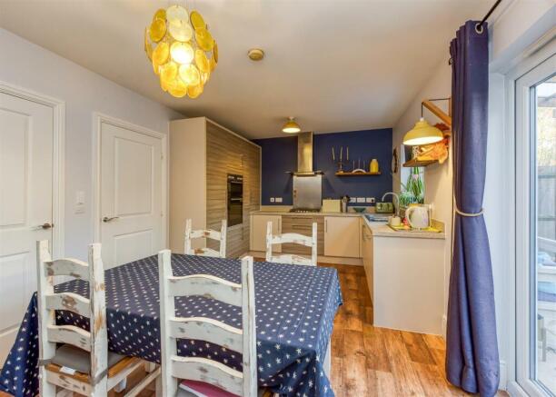 29 Bluebell Way-kitchen2.jpg
