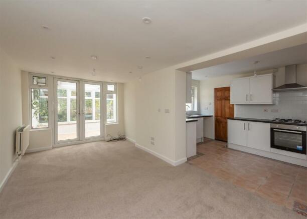 50 Bramstead Avenue-kitchen3 JAN24.jpg