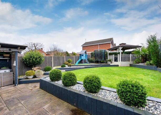 3 Ashley Gardens-garden1.jpg