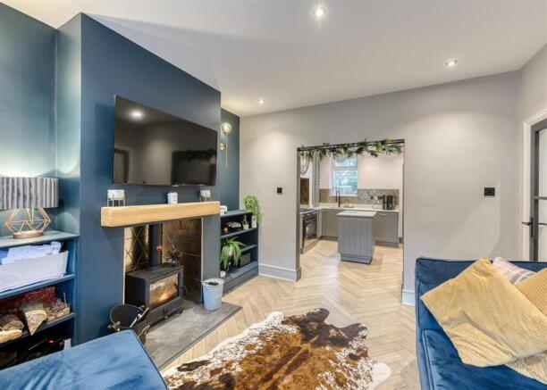75 Wood Road-living3.jpg