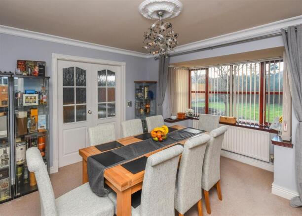 25 Old Farm Drive - Dining Room.jpg