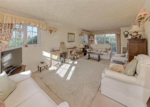 3 Mountwood Covert-lounge1.jpg