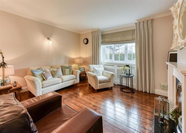 3 Linden Lea-lounge1.jpg