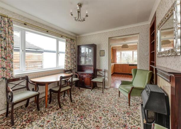 38 Meadow Road-dining.jpg