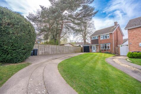 10 Grange Park, Albrighton, Wolverhampton, WV7 3EN