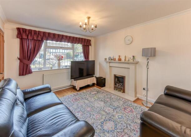 55 Woodcote Road-lounge2.jpg
