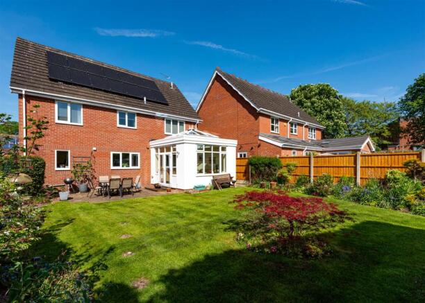 2 Yew Tree Gardens-rear.jpg