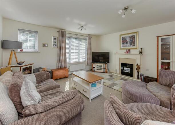 45 Sandy Lane-lounge.jpg