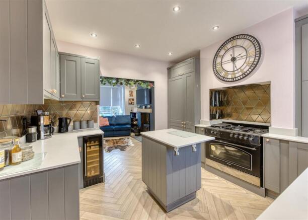 75 Wood Road-kitchen3.jpg