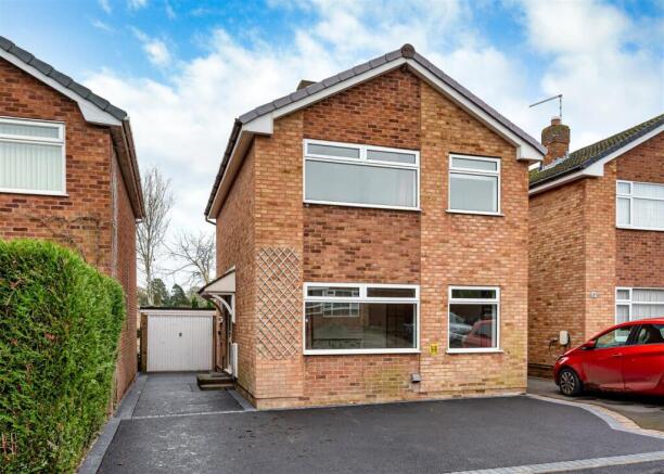 4 Easthall Close-front NOV25.jpg