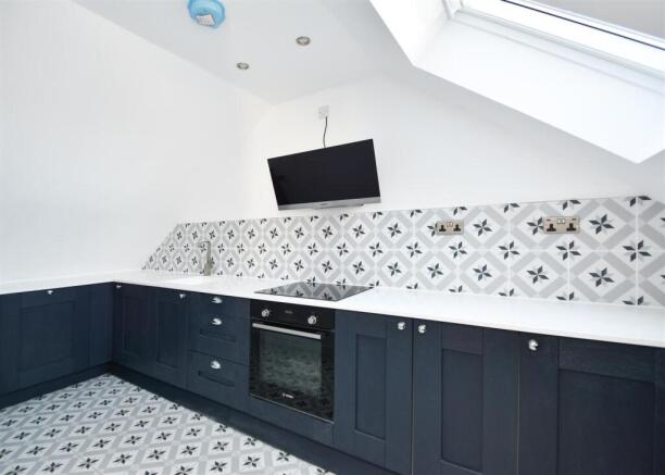 Flat 13, 267 Tettenhall Road-Kitchen.jpg