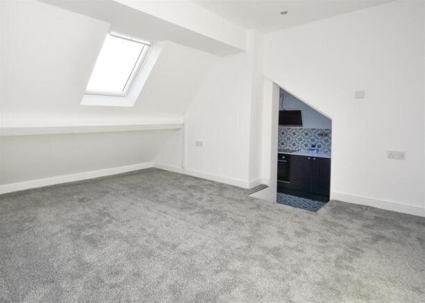 Flat 13, 267 Tettenhall Road -  Living.jpg
