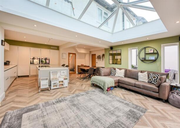 16 Knights Avenue-11.jpg