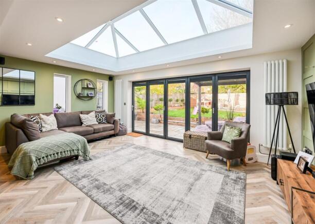 16 Knights Avenue-13.jpg