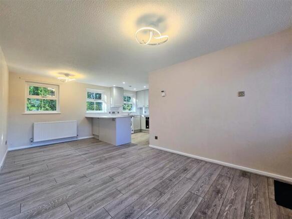 Meadow Brook Close 2