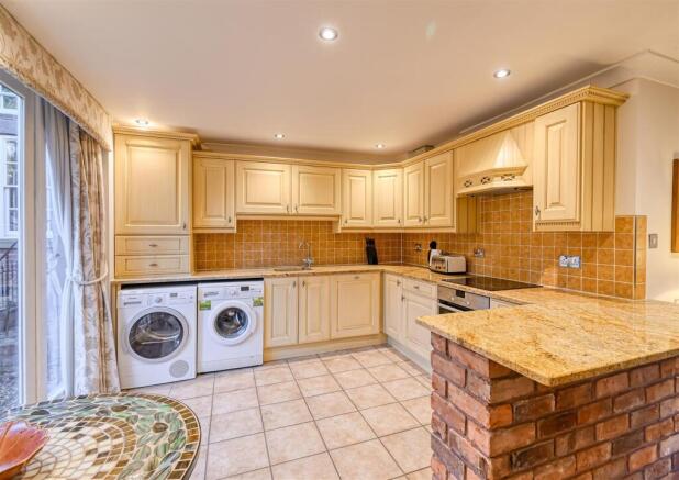 5 Stanmore Mews-14.jpg