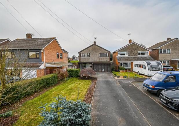 5 Castlecroft Gardens-14.jpg