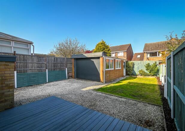56 Queensway Drive-20.jpg