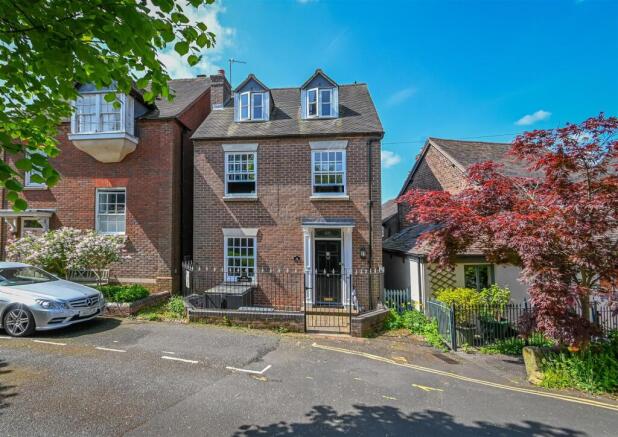 25 St  Leonards Close-1.jpg