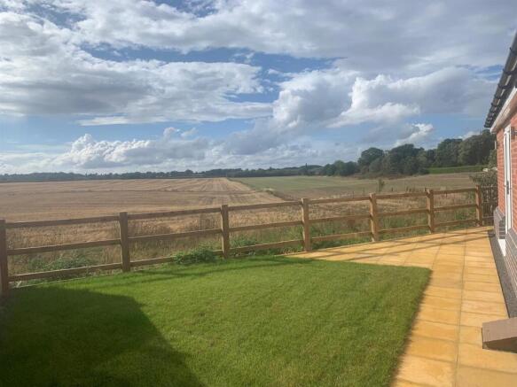 Bluebells, 6a School Close-19.jpg