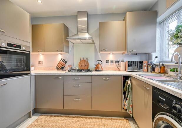 25 Staley Grove-1.jpg