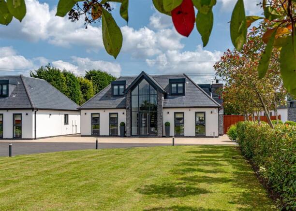 Meadow View, Mile Flat-External (3).jpg