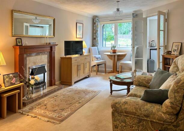 30 Lavington Court-14.jpg