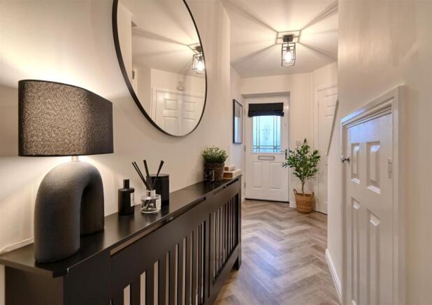 107 Wenlock Rise-11.jpg