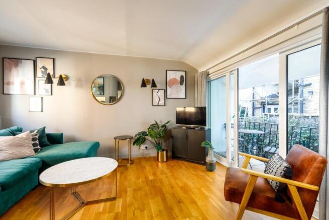 Cheval Place 70 (...