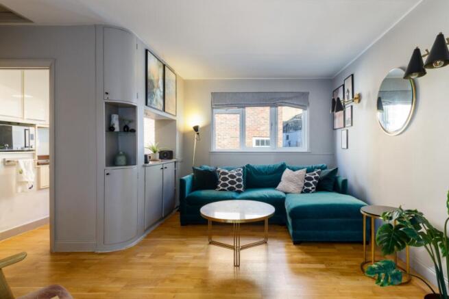 Cheval Place 70 (...