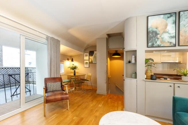 Cheval Place 70 (...