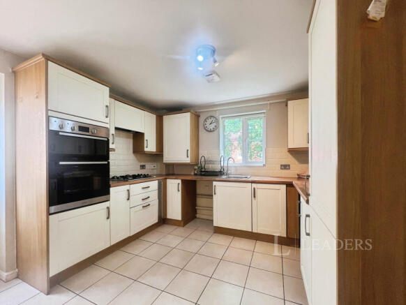 56c60d2f-Kitchen