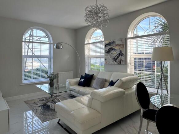 Lounge/Dining/Kitchen