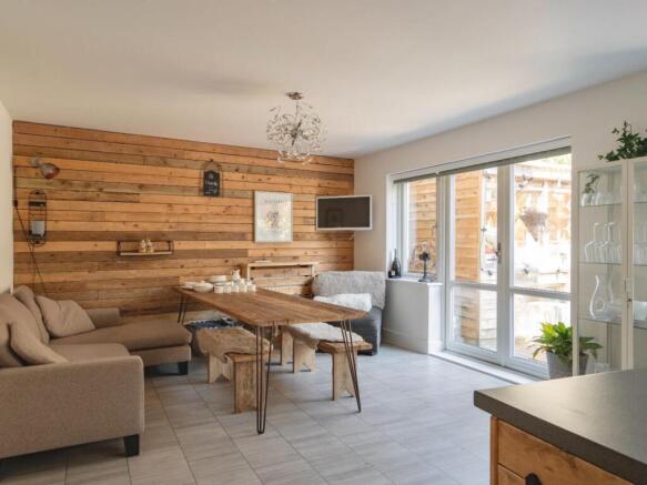 Kitchen/Dining